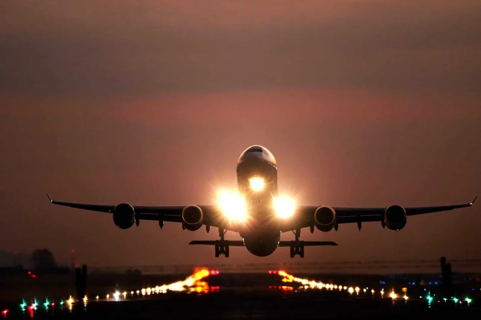 airplane-taking-off